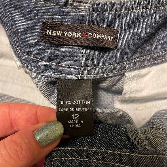 New York & Co Cropped and Cuffed Capri Pants - Picture 3 of 5